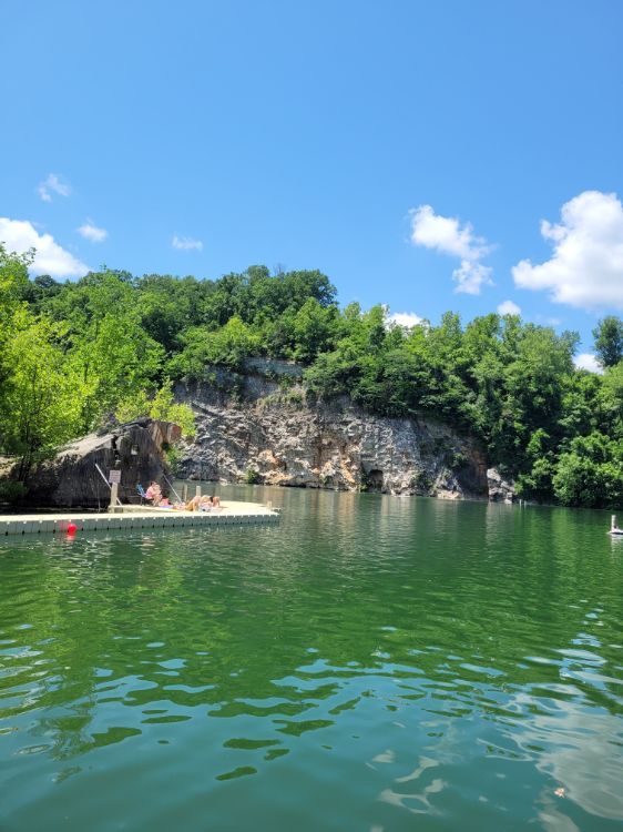 Ijams natural preserve hike