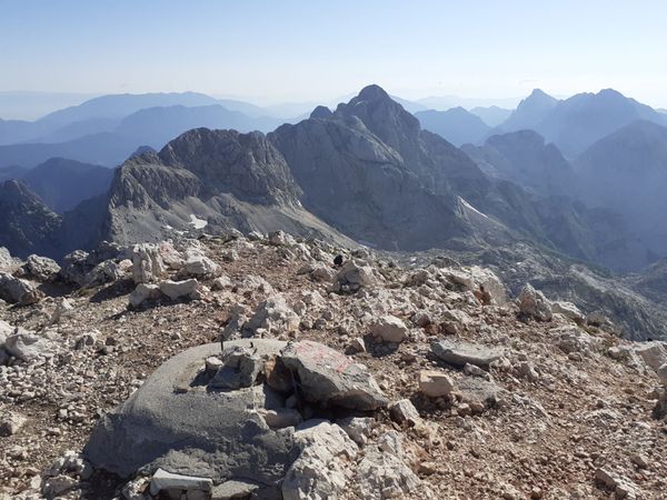 Grintovec, Dolgi hrbet